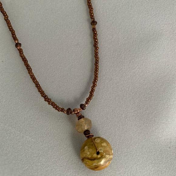 Hand wired and beaded 16” necklace. - Picture 3 of 3